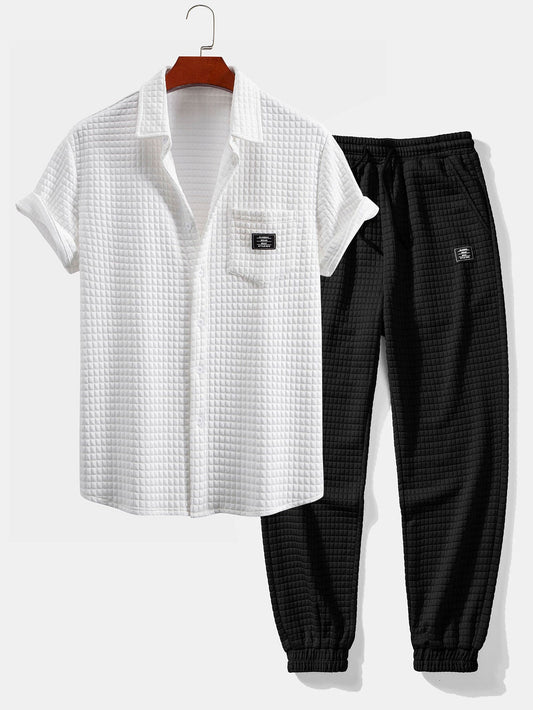 Completo composto da maglia a maniche corte in maglia waffle e pantaloni jogger con coulisse