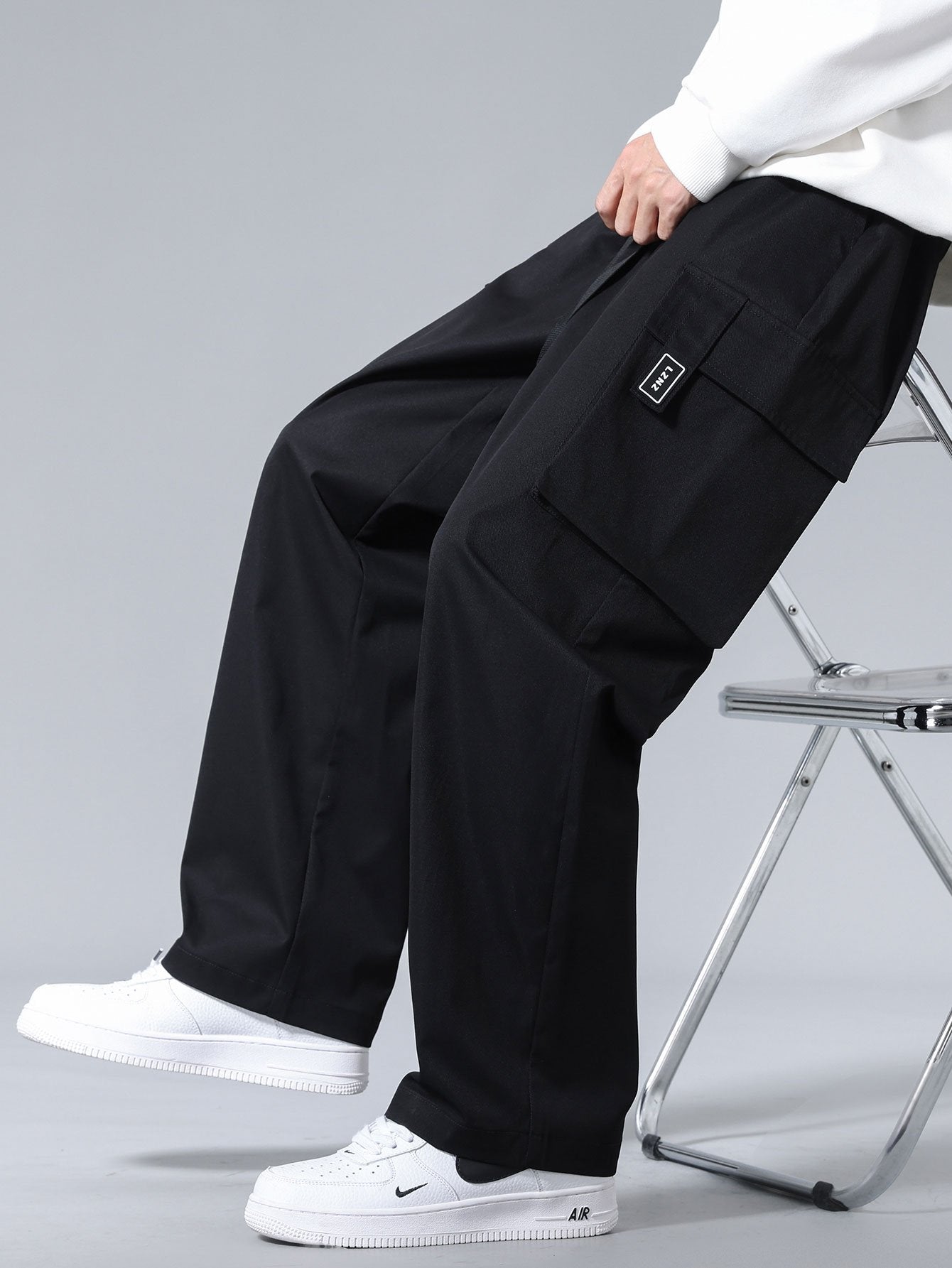 Pantaloni cargo con vita regolabile