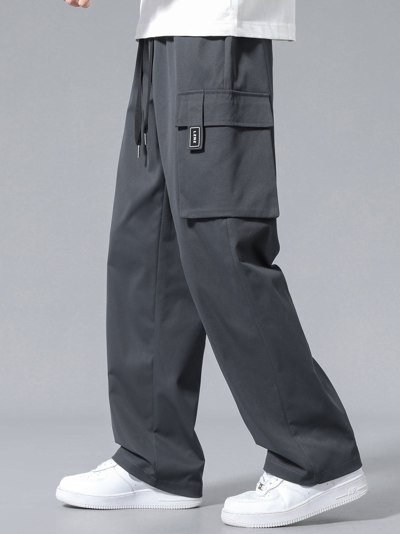 Pantaloni cargo con vita regolabile