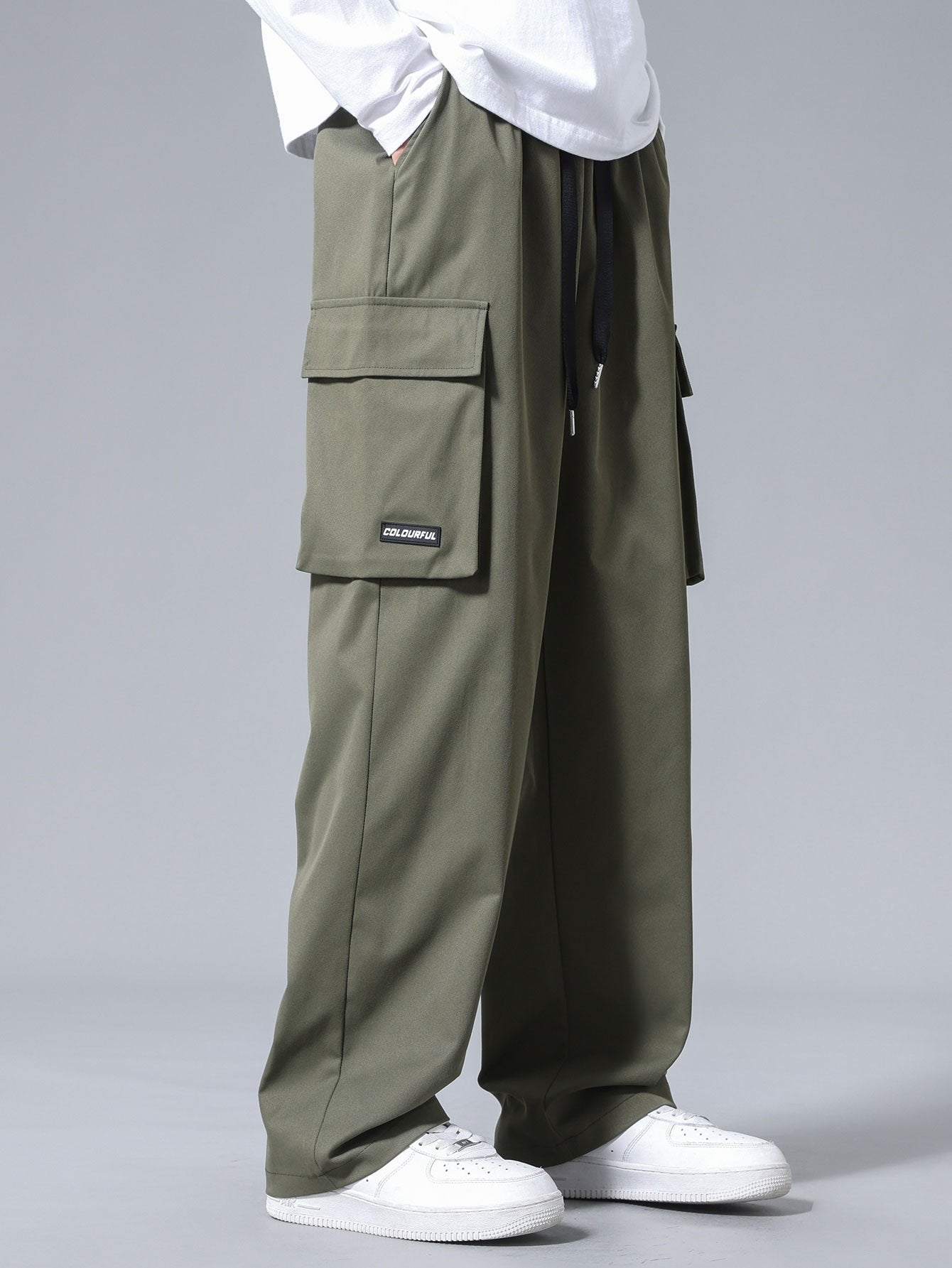 Pantaloni cargo con vita regolabile