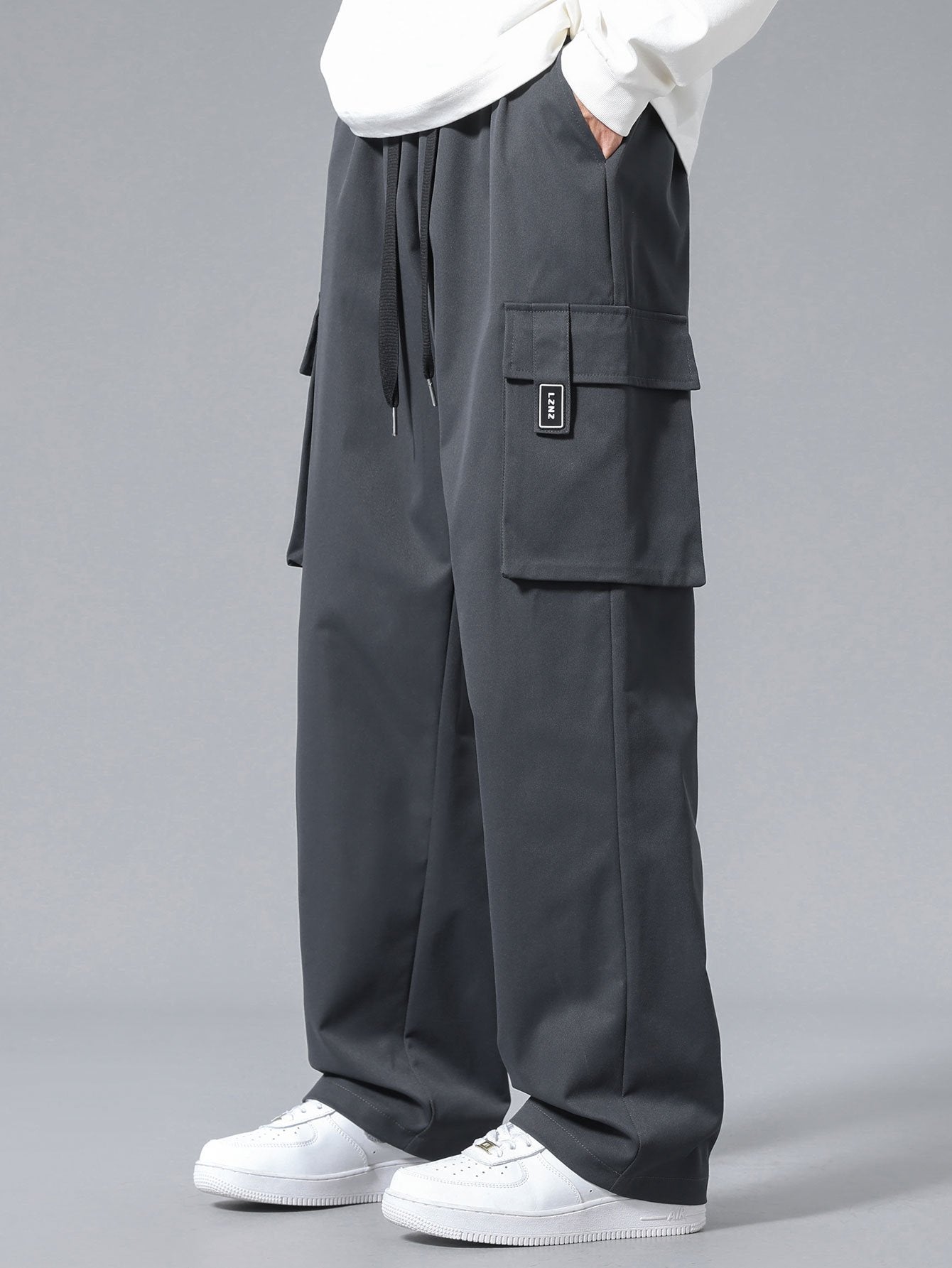 Pantaloni cargo con vita regolabile