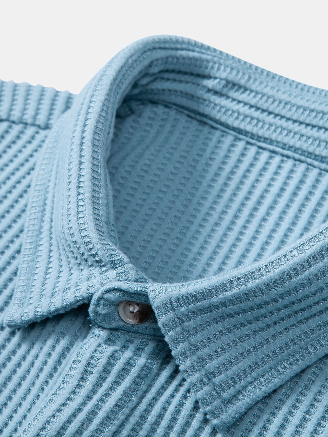 Chemise boutonnée gaufrée avec short gaufré à cordon assorti