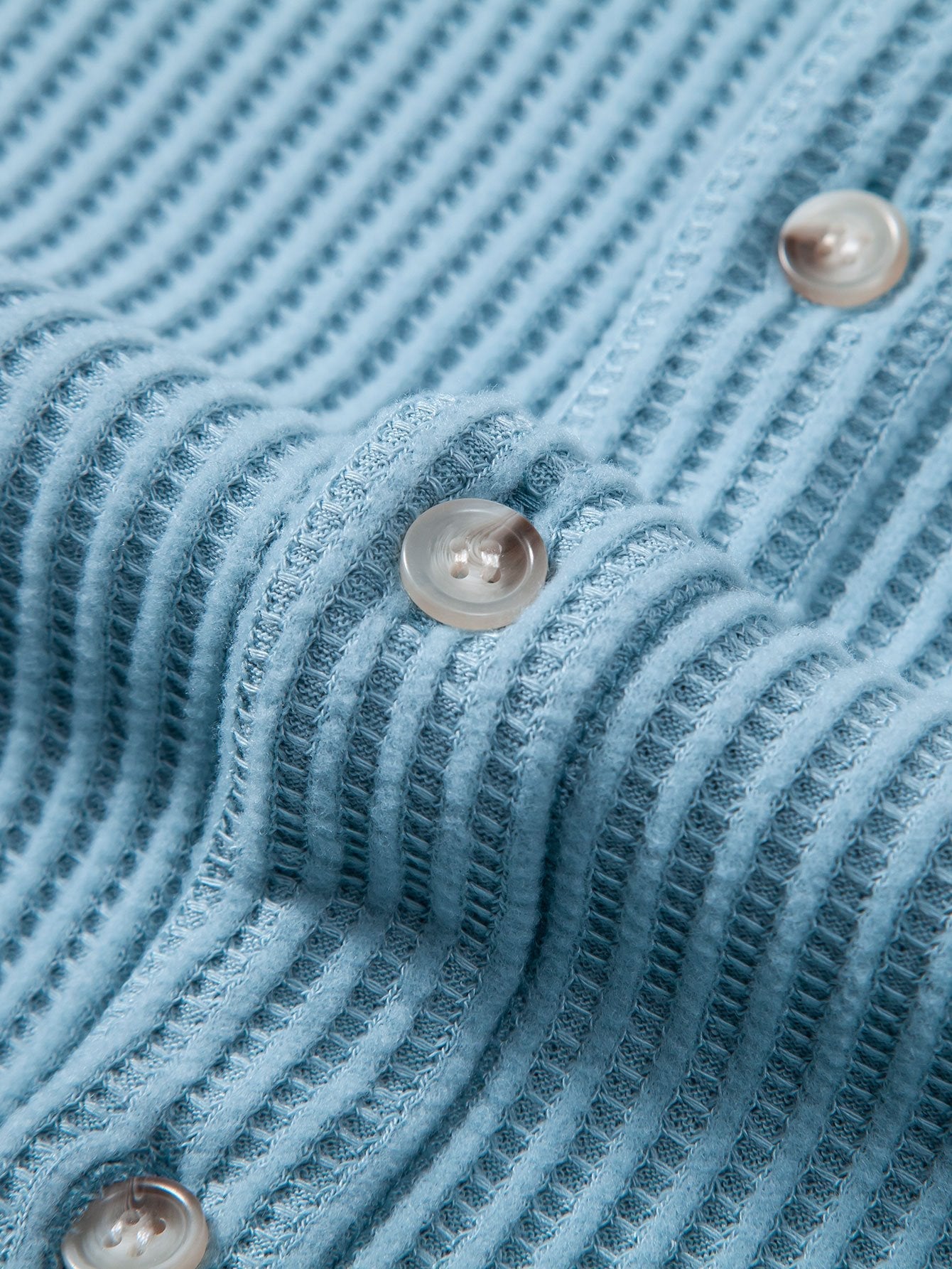 Chemise boutonnée gaufrée avec short gaufré à cordon assorti