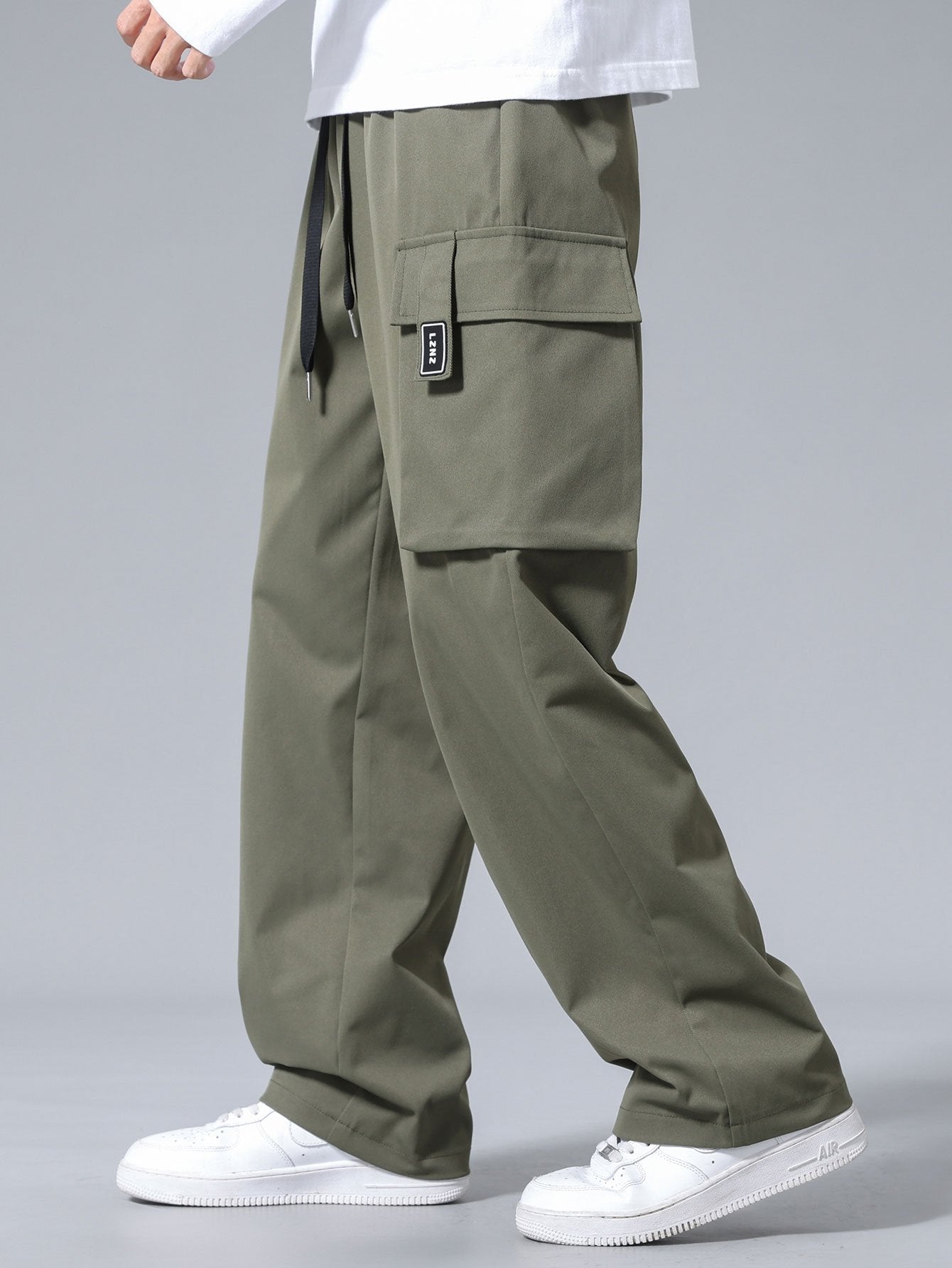 Pantaloni cargo con vita regolabile