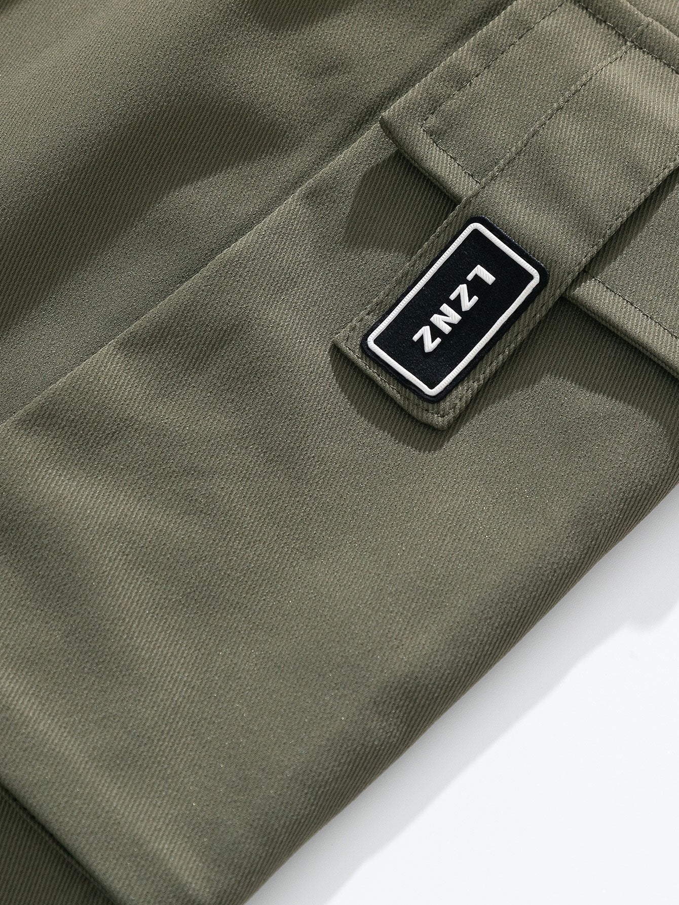 Pantaloni cargo con vita regolabile